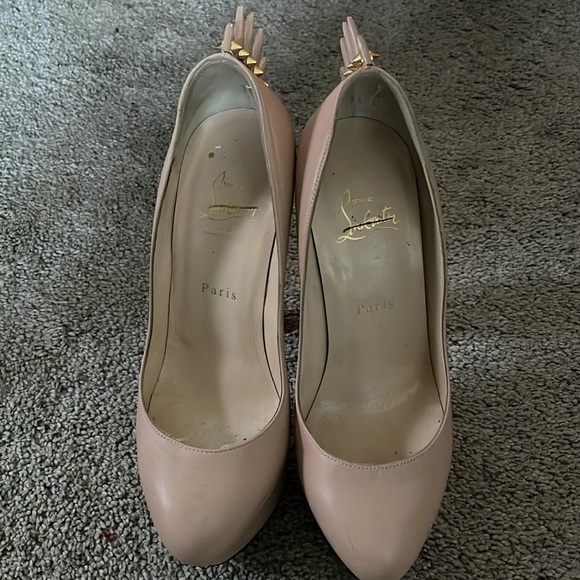 Spiked back heels - Picture 2 of 4